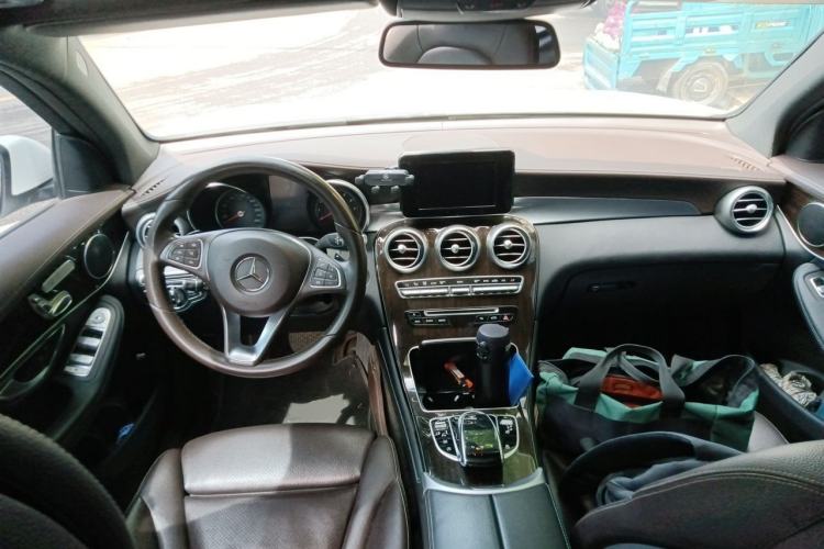 Used Mercedes-Benz GLC 2017 GLC 260 4MATIC Dynamic Edition Center Console