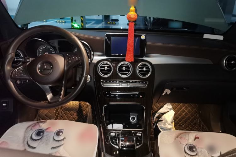 Used Mercedes-Benz GLC 2017 GLC 260 4MATIC Luxury Model Center Console