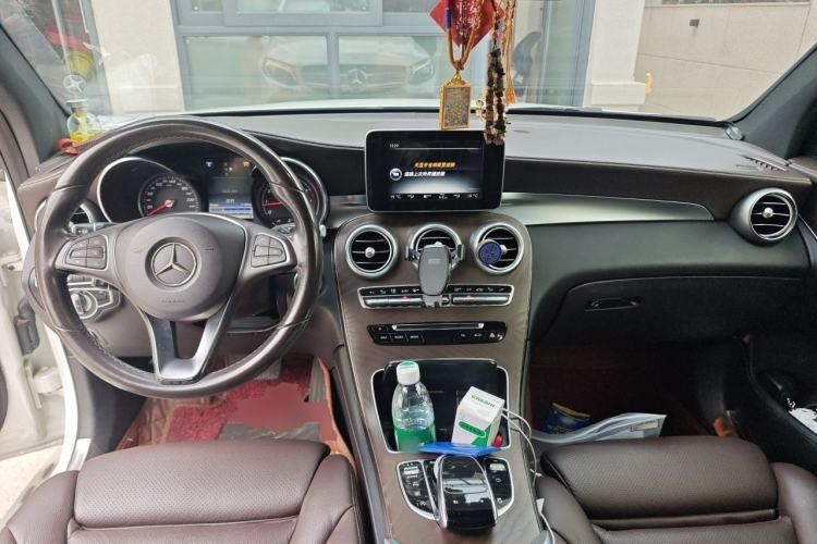 Used Mercedes-Benz GLC 2017 GLC 300 4MATIC Sport Edition Center Console