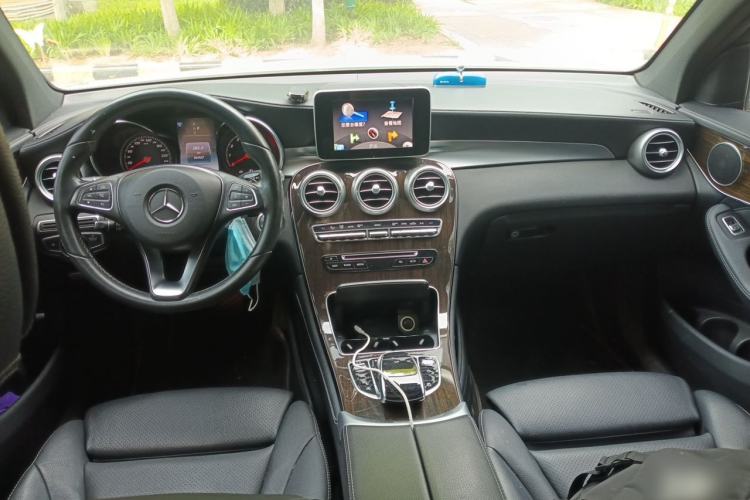 Used Mercedes-Benz GLC 2017 GLC 260 4MATIC Dynamic Edition Center Console