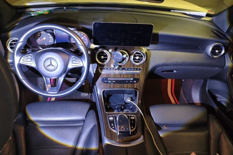 Used Mercedes-Benz GLC 2017 GLC 260 4MATIC Luxury Model Center Console