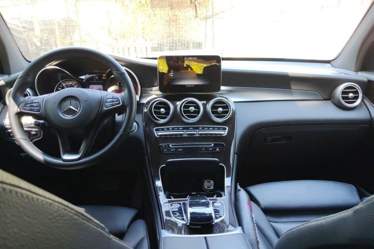 Used Mercedes-Benz GLC 2017 GLC 260 4MATIC Luxury Model Center Console