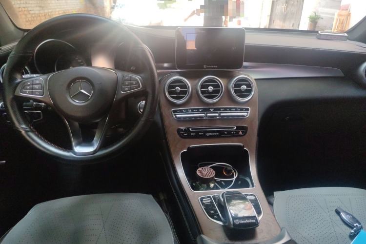 Used Mercedes-Benz GLC 2017 GLC 300 4MATIC Sport Edition Center Console