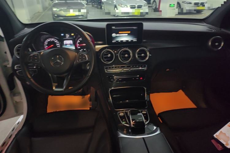 Used Mercedes-Benz GLC 2017 GLC 260 4MATIC Luxury Model Center Console