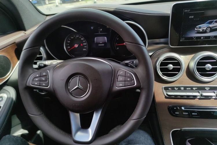 Used Mercedes-Benz GLC 2017 GLC 300 4MATIC Sport Edition Center Console