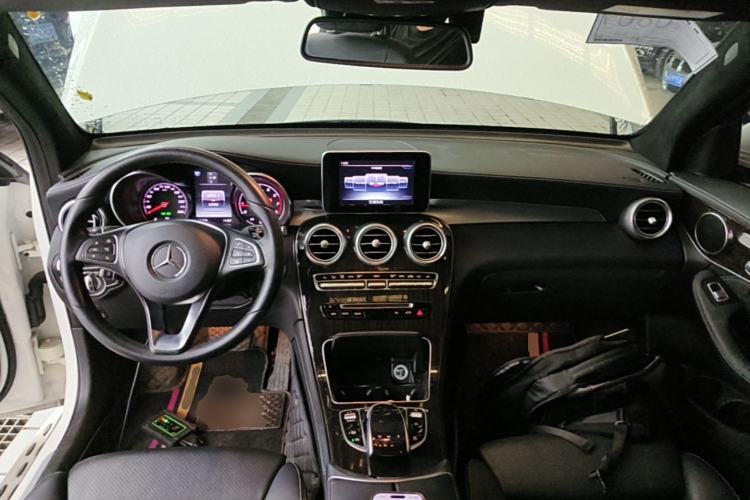 Used Mercedes-Benz GLC 2017 GLC 260 4MATIC Luxury Model Center Console