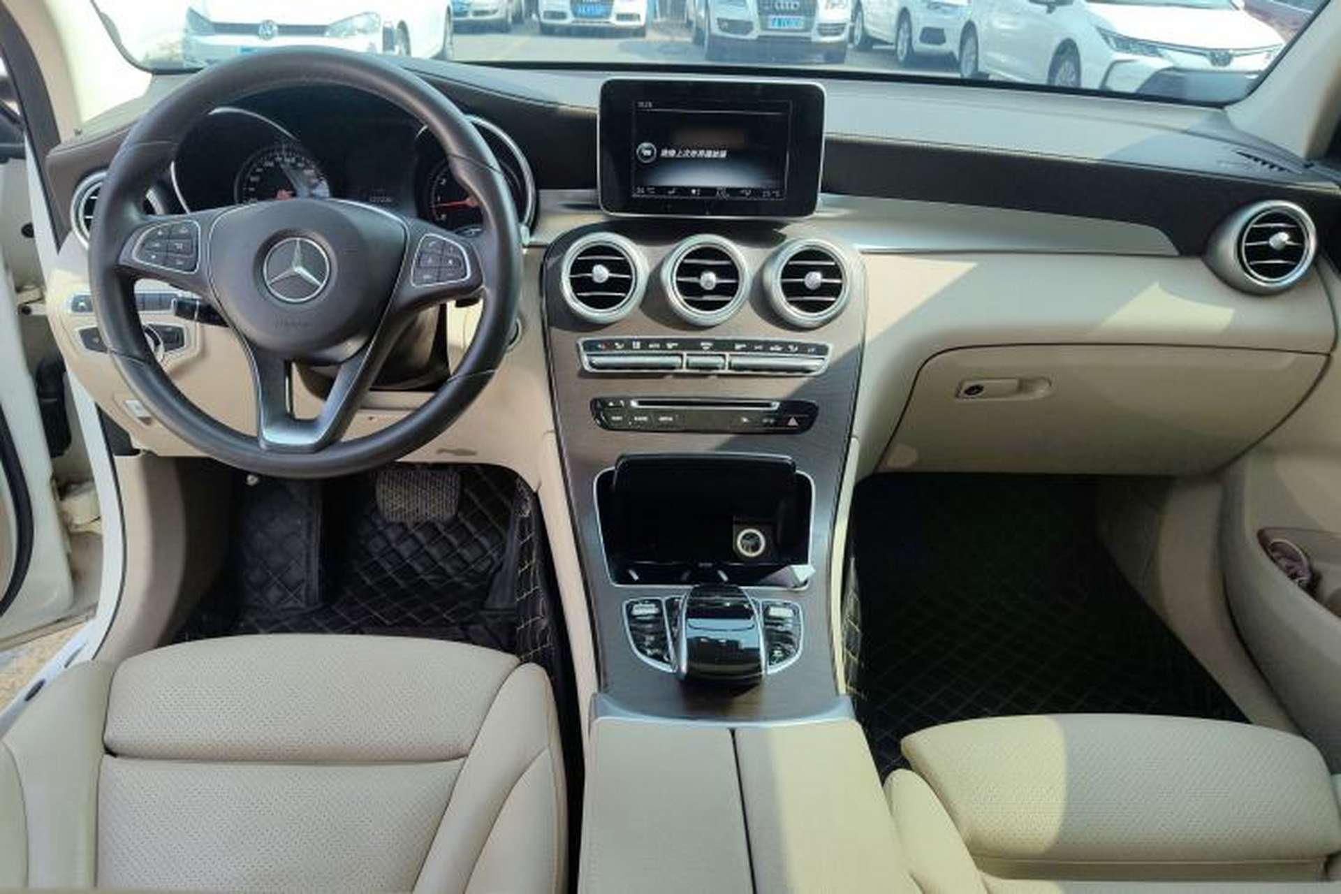 Used Mercedes-Benz GLC 2017 GLC 300 4MATIC Sport Edition Center Console