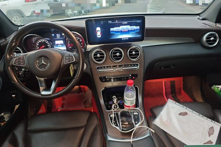 Used Mercedes-Benz GLC 2017 GLC 300 4MATIC Sport Edition Center Console