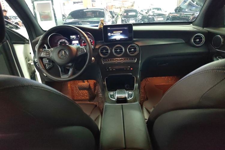 Used Mercedes-Benz GLC 2017 GLC 260 4MATIC Luxury Model Center Console