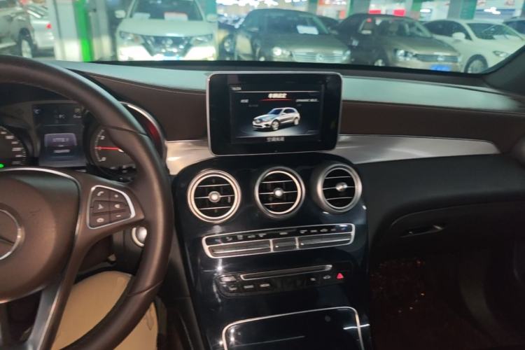 Used Mercedes-Benz GLC 2017 GLC 200 4MATIC Center Console