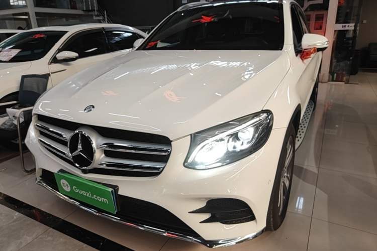Used Mercedes-Benz GLC 2017 GLC 260 4MATIC Luxury Model Guazi used car, China used car export, Used car for sale, Used Mercedes-Benz cars, Cheapest cars for sale