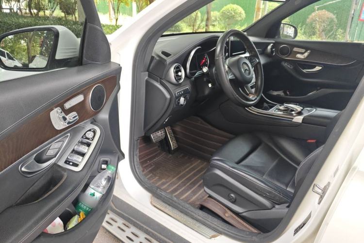 Used Mercedes-Benz GLC 2017 GLC 300 4MATIC Sport Edition Driver Seat