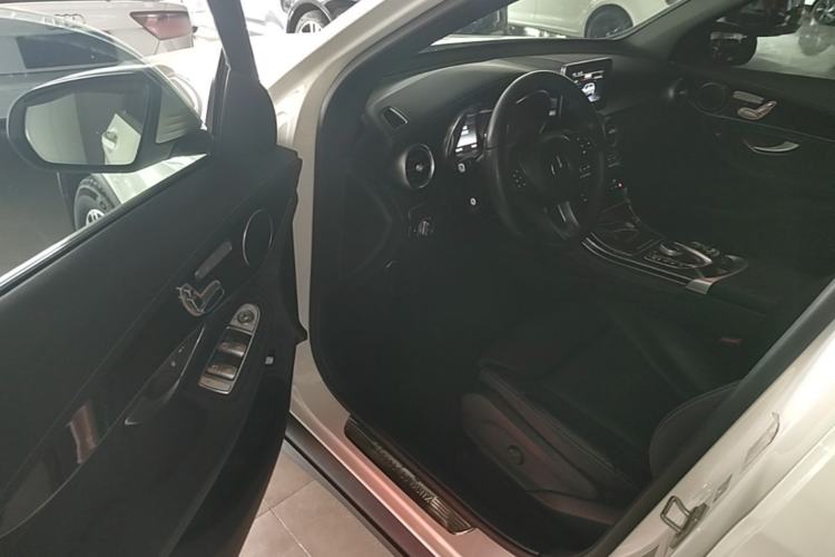Used Mercedes-Benz GLC 2017 GLC 260 4MATIC Dynamic Edition Driver Seat