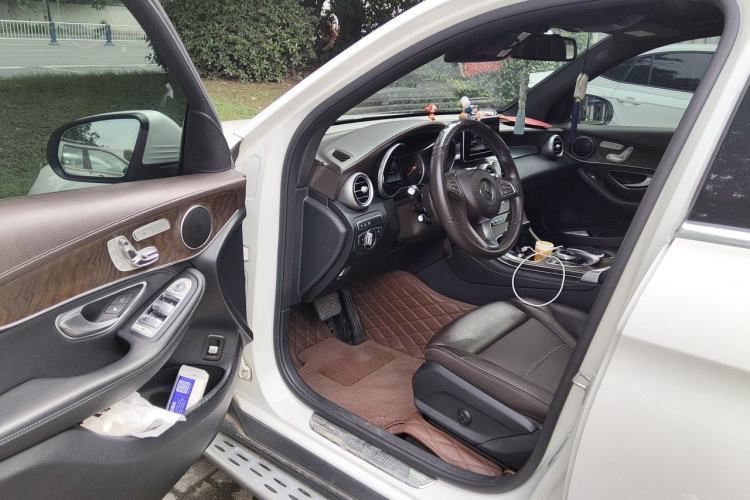 Used Mercedes-Benz GLC 2017 GLC 300 4MATIC Sport Edition Driver Seat