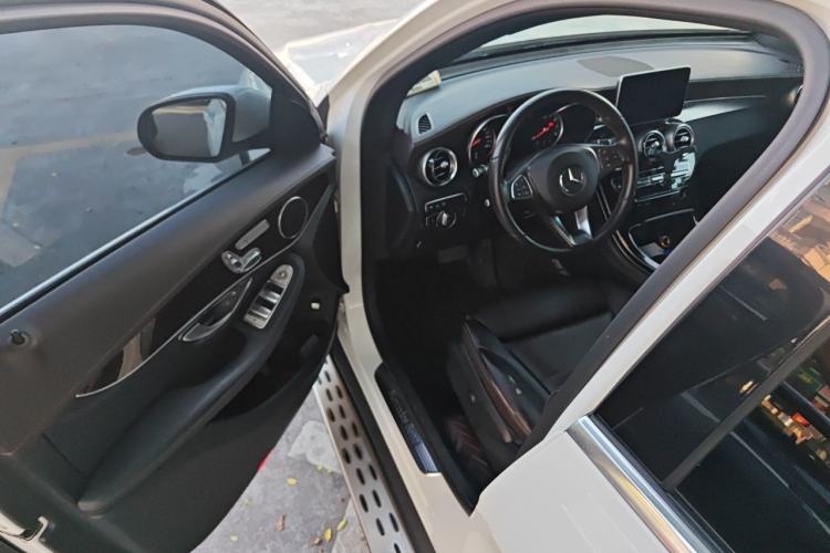 Used Mercedes-Benz GLC 2017 GLC 260 4MATIC Luxury Model Driver Seat