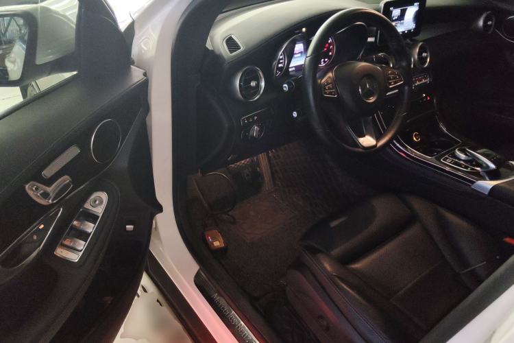 Used Mercedes-Benz GLC 2017 GLC 260 4MATIC Luxury Model Driver Seat
