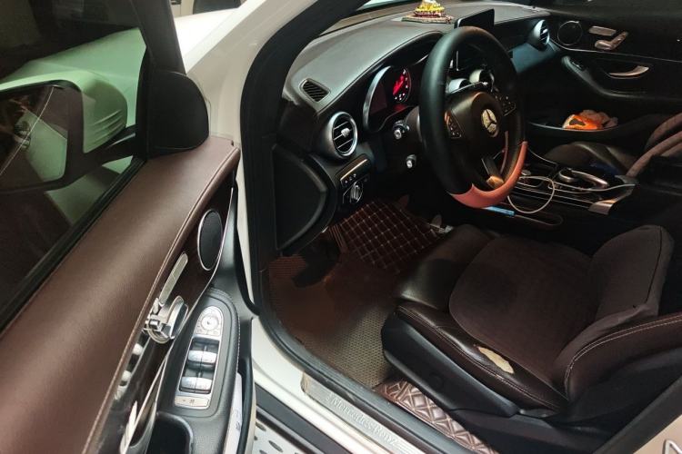 Used Mercedes-Benz GLC 2017 GLC 260 4MATIC Luxury Model Driver Seat