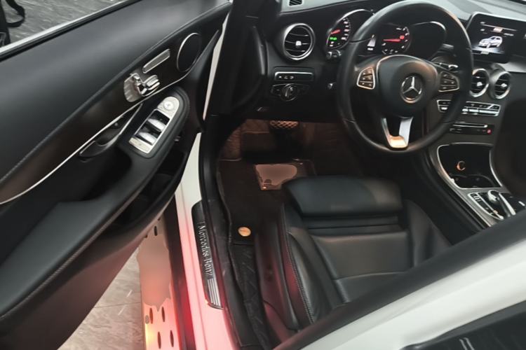 Used Mercedes-Benz GLC 2017 GLC 300 4MATIC Sport Edition Driver Seat