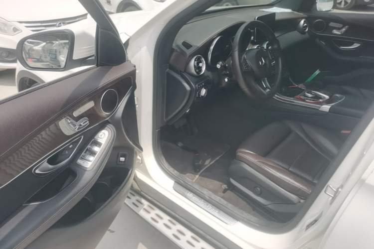 Used Mercedes-Benz GLC 2017 GLC 300 4MATIC Sport Edition Driver Seat