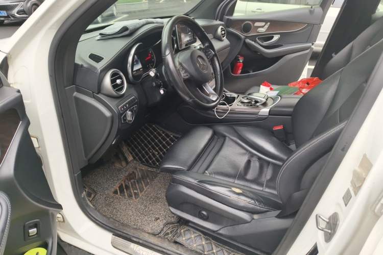 Used Mercedes-Benz GLC 2017 GLC 300 4MATIC Sport Edition Driver Seat