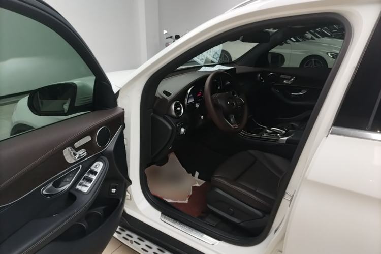 Used Mercedes-Benz GLC 2017 GLC 300 4MATIC Sport Edition Driver Seat