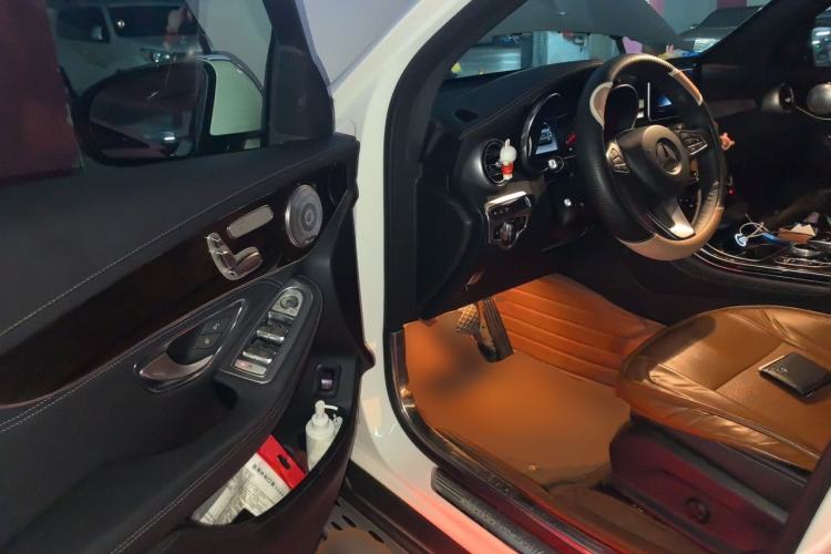 Used Mercedes-Benz GLC 2017 GLC 260 4MATIC Luxury Model Driver Seat