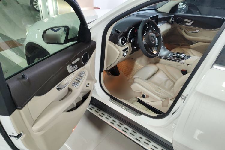 Used Mercedes-Benz GLC 2017 GLC 300 4MATIC Sport Edition Driver Seat