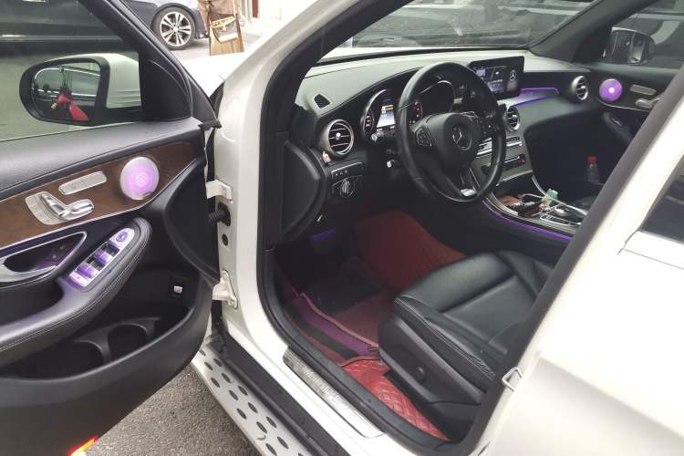 Used Mercedes-Benz GLC 2017 GLC 300 4MATIC Sport Edition Driver Seat