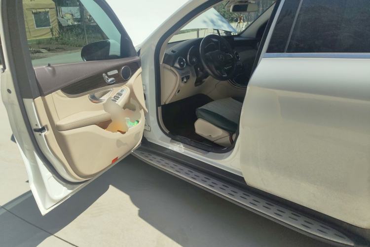 Used Mercedes-Benz GLC 2017 GLC 260 4MATIC Dynamic Edition Driver Seat
