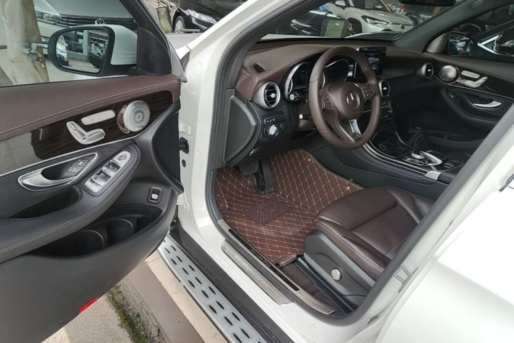 Used Mercedes-Benz GLC 2017 GLC 260 4MATIC Luxury Model Driver Seat
