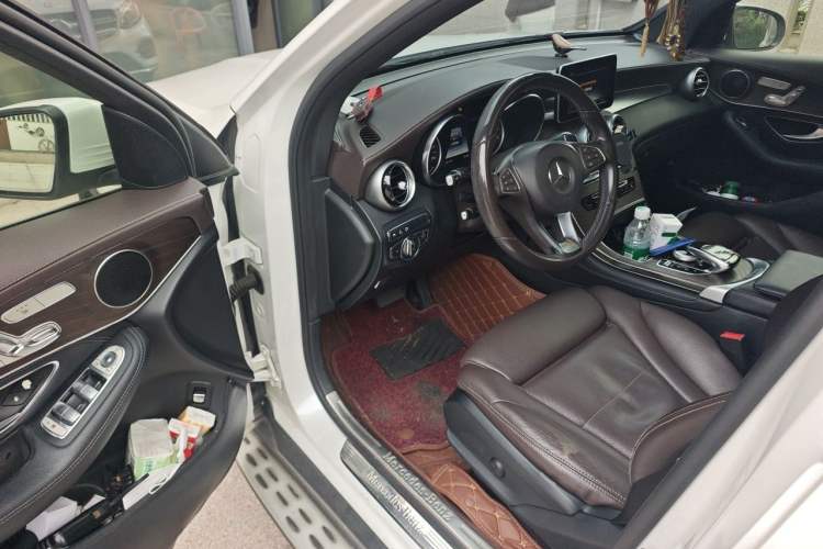 Used Mercedes-Benz GLC 2017 GLC 300 4MATIC Sport Edition Driver Seat