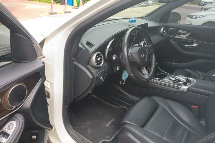 Used Mercedes-Benz GLC 2017 GLC 260 4MATIC Dynamic Edition Driver Seat