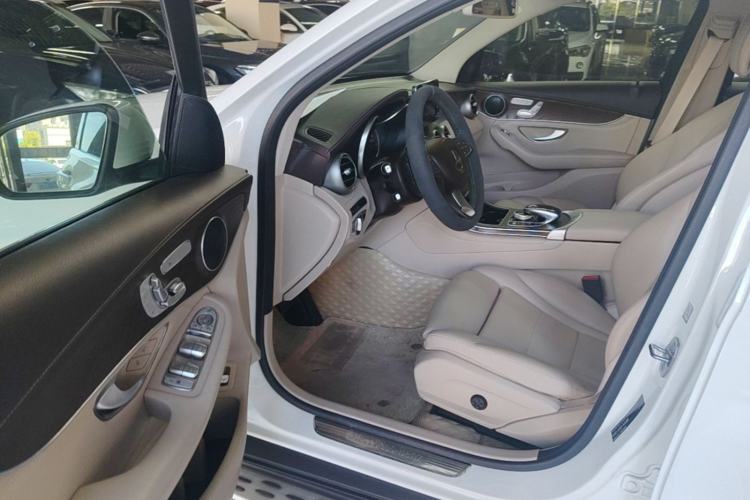 Used Mercedes-Benz GLC 2017 GLC 300 4MATIC Sport Edition Driver Seat
