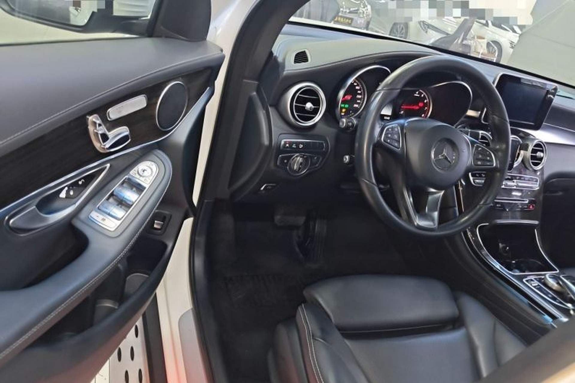 Used Mercedes-Benz GLC 2017 GLC 260 4MATIC Luxury Model Driver Seat