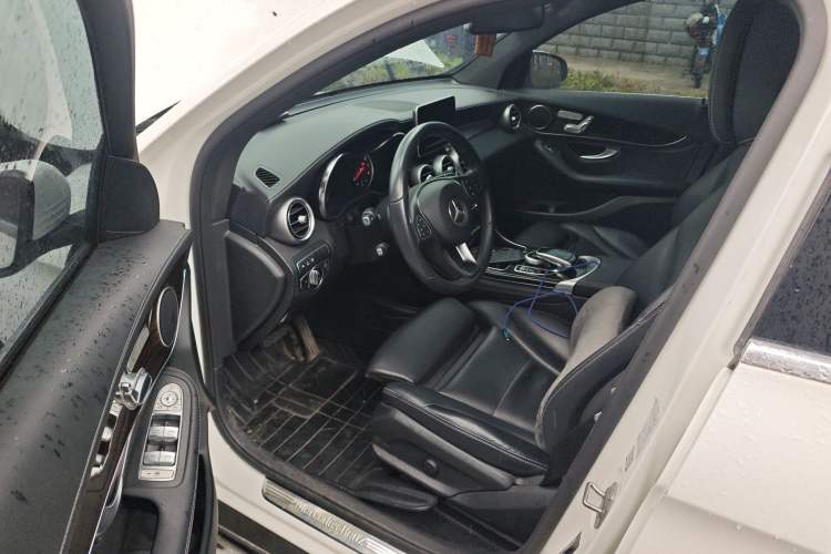 Used Mercedes-Benz GLC 2017 GLC 260 4MATIC Luxury Model Driver Seat