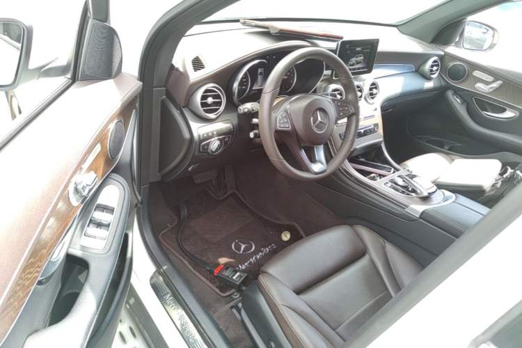 Used Mercedes-Benz GLC 2017 GLC 300 4MATIC Sport Edition Driver Seat
