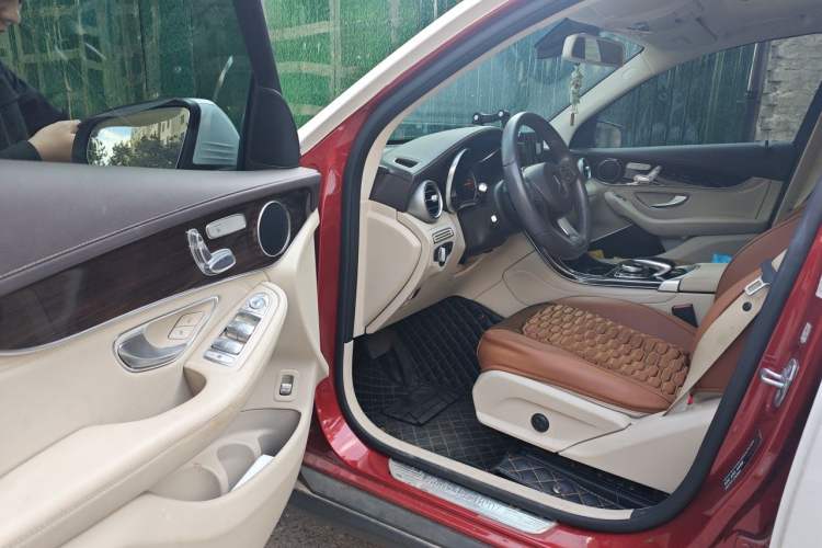 Used Mercedes-Benz GLC 2017 GLC 260 4MATIC Dynamic Edition Driver Seat