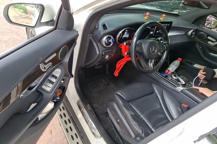 Used Mercedes-Benz GLC 2017 GLC 260 4MATIC Dynamic Edition Driver Seat