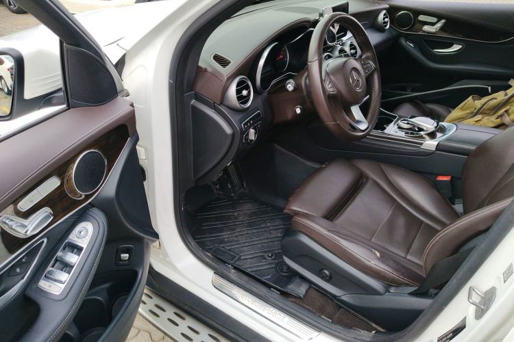 Used Mercedes-Benz GLC 2017 GLC 260 4MATIC Luxury Model Driver Seat