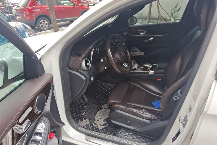 Used Mercedes-Benz GLC 2017 GLC 260 4MATIC Luxury Model Driver Seat