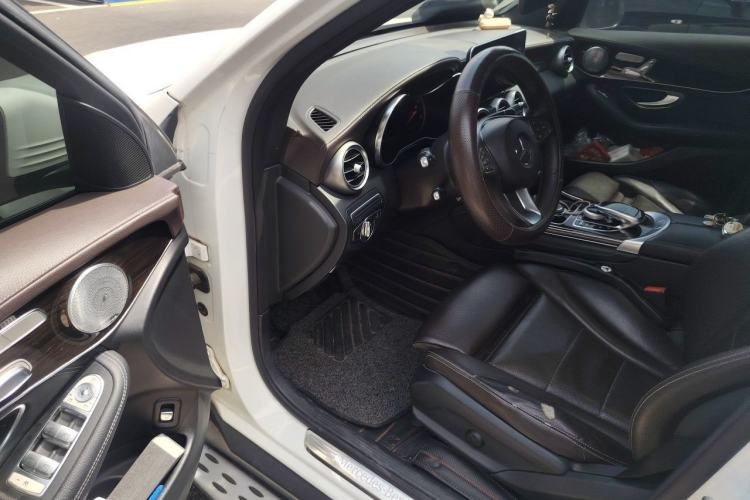 Used Mercedes-Benz GLC 2017 GLC 260 4MATIC Dynamic Edition Driver Seat