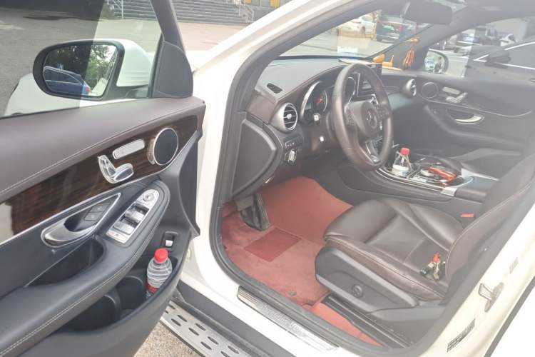 Used Mercedes-Benz GLC 2017 GLC 260 4MATIC Dynamic Edition Driver Seat