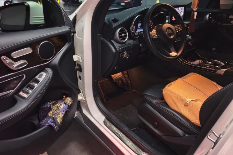 Used Mercedes-Benz GLC 2017 GLC 260 4MATIC Luxury Model Driver Seat