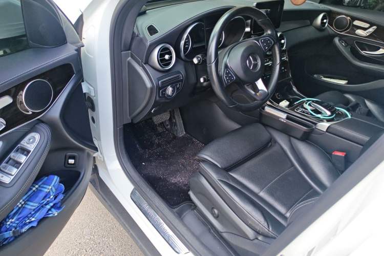 Used Mercedes-Benz GLC 2017 GLC 260 4MATIC Dynamic Edition Driver Seat