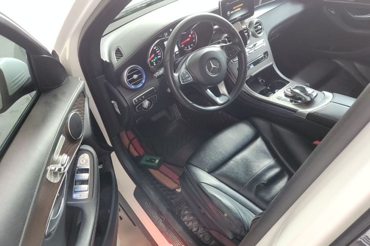 Used Mercedes-Benz GLC 2017 GLC 300 4MATIC Sport Edition Driver Seat