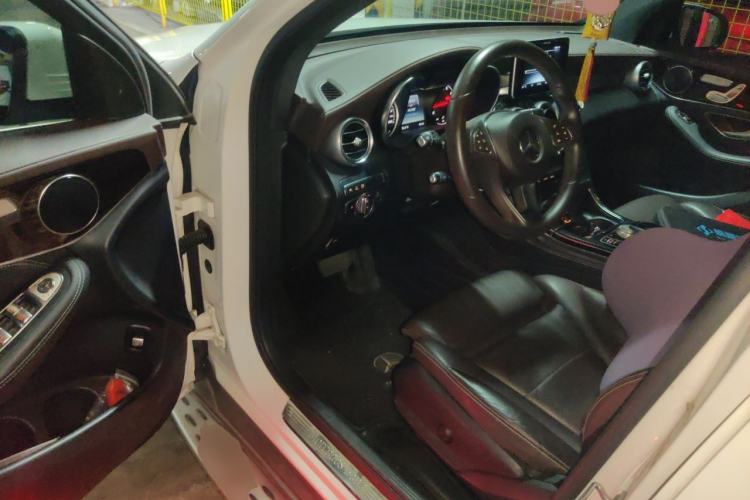 Used Mercedes-Benz GLC 2017 GLC 260 4MATIC Luxury Model Driver Seat