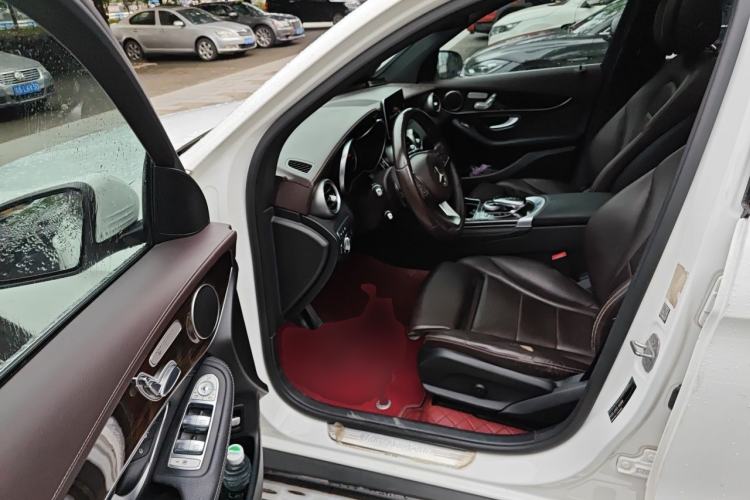 Used Mercedes-Benz GLC 2017 GLC 260 4MATIC Luxury Model Driver Seat