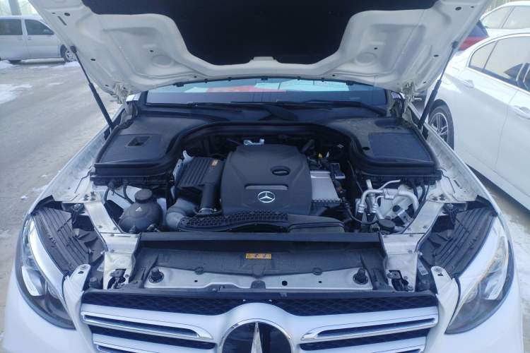 Used Mercedes-Benz GLC 2017 GLC 300 4MATIC Luxury Model Engine Bay