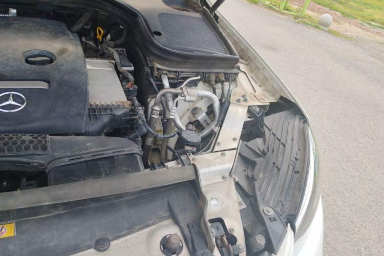 Used Mercedes-Benz GLC 2017 GLC 260 4MATIC Luxury Model Engine Bay Left