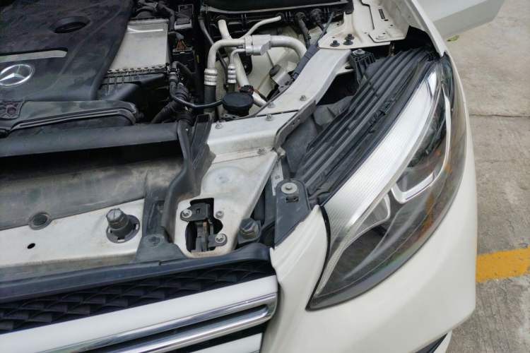 Used Mercedes-Benz GLC 2017 GLC 260 4MATIC Dynamic Edition Engine Bay Left